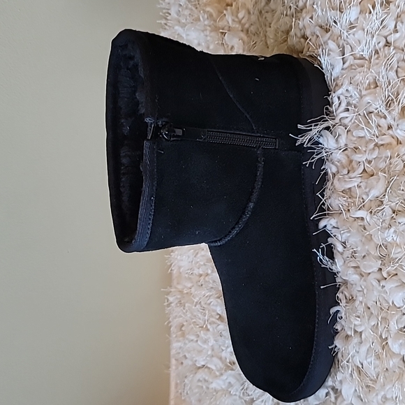 Koolaburra by UGG K Koola Mini black short 6" boots Youth size 3 - Picture 5 of 7